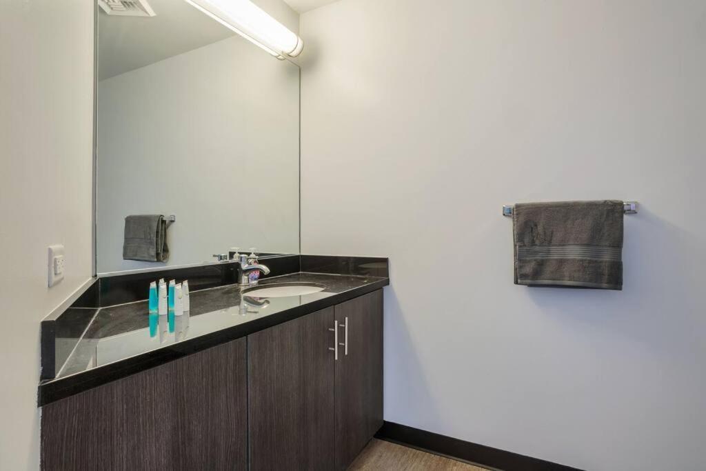 Lovely Upscale High Rise Private Parking & Pool Διαμέρισμα Λος Άντζελες Εξωτερικό φωτογραφία