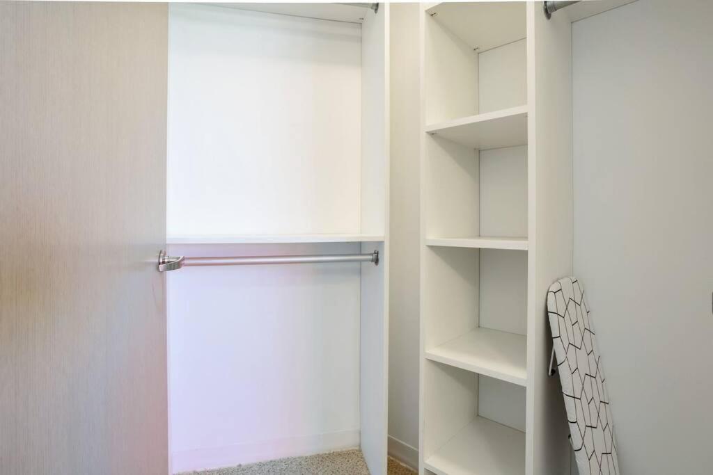 Lovely Upscale High Rise Private Parking & Pool Διαμέρισμα Λος Άντζελες Εξωτερικό φωτογραφία