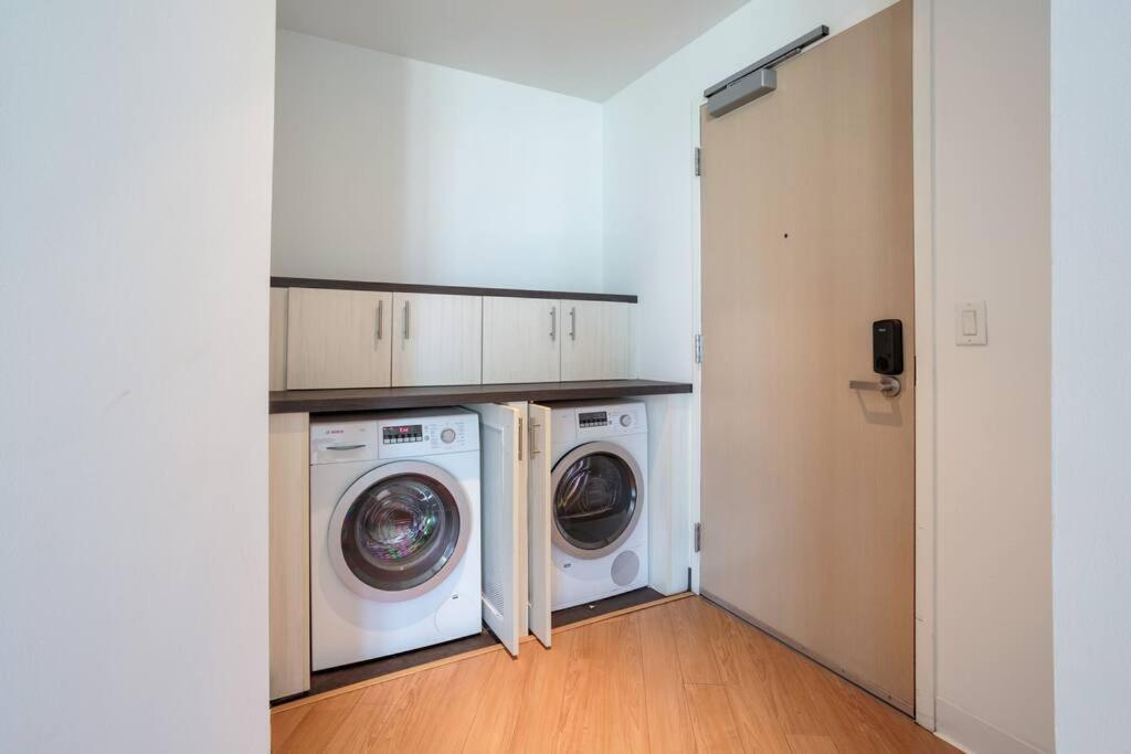 Lovely Upscale High Rise Private Parking & Pool Διαμέρισμα Λος Άντζελες Εξωτερικό φωτογραφία