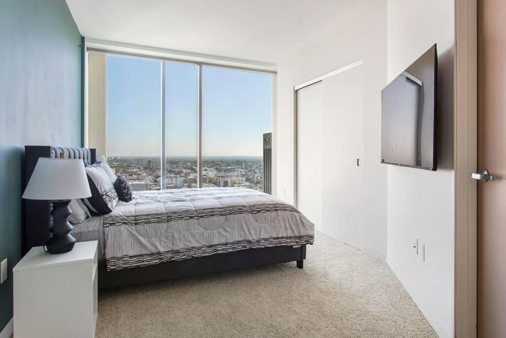 Lovely Upscale High Rise Private Parking & Pool Διαμέρισμα Λος Άντζελες Εξωτερικό φωτογραφία