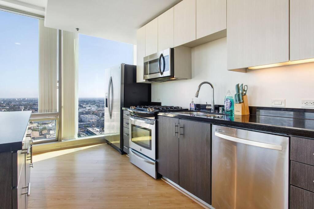 Lovely Upscale High Rise Private Parking & Pool Διαμέρισμα Λος Άντζελες Εξωτερικό φωτογραφία