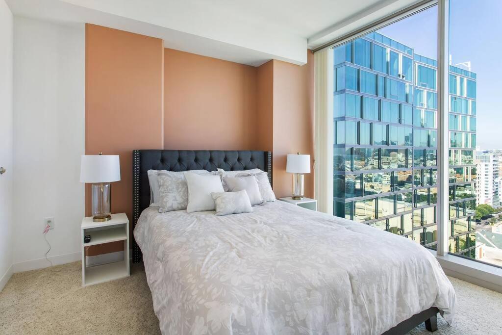 Lovely Upscale High Rise Private Parking & Pool Διαμέρισμα Λος Άντζελες Εξωτερικό φωτογραφία