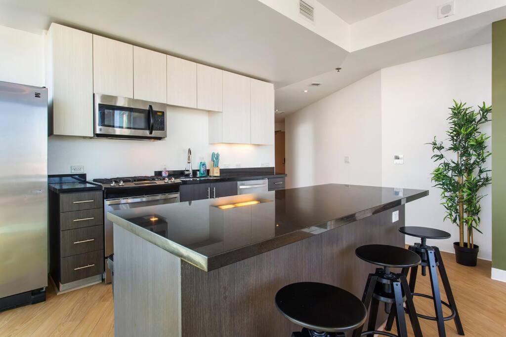Lovely Upscale High Rise Private Parking & Pool Διαμέρισμα Λος Άντζελες Εξωτερικό φωτογραφία
