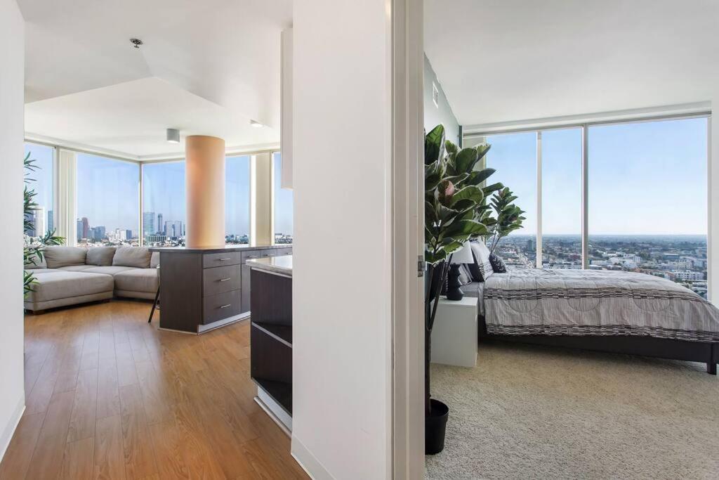 Lovely Upscale High Rise Private Parking & Pool Διαμέρισμα Λος Άντζελες Εξωτερικό φωτογραφία