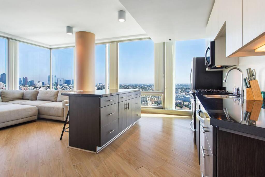 Lovely Upscale High Rise Private Parking & Pool Διαμέρισμα Λος Άντζελες Εξωτερικό φωτογραφία